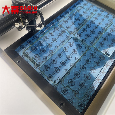 Daqin モバイル テンパール ガラス 画面 保護 レーザー 切断 機 携帯電話 アクセサリー 配送 ソリューション