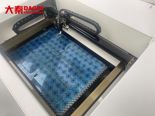 ODM CO2 レーザー PVC フィルム モバイル スクリーン プロテクター切断機自動