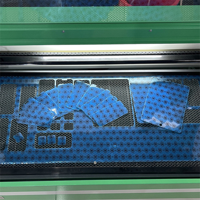 Daqin 1300W モバイル電話 温かいガラススクリーン保護具 レーザー切断機 メーカー