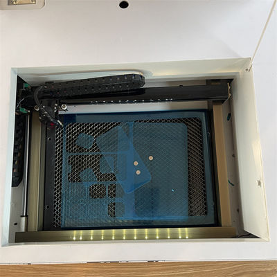 屋内作業環境対応スクリーンプロテクターレーザーカッティングマシン、40KG重量、PLT形式対応