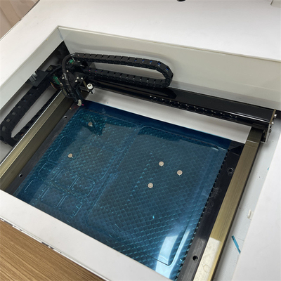スクリーンプロテクター用高速切断およびレーザー彫刻システム 40KG