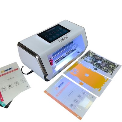 巨大モデルデータベース搭載のスマホフィルムカッティングマシン