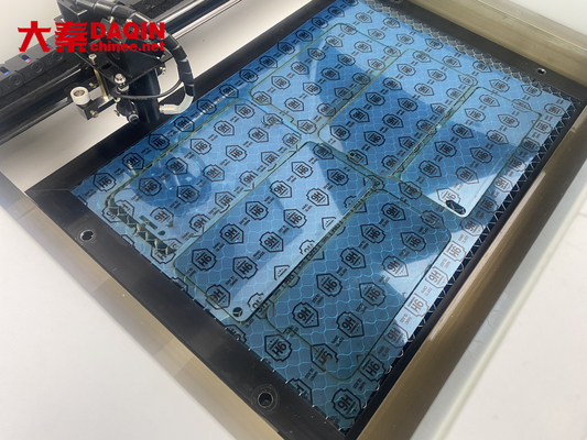 ODM CO2 レーザー PVC フィルム モバイル スクリーン プロテクター切断機自動