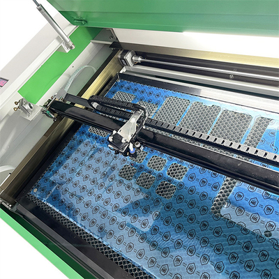 60W 温熱ガラススクリーン保護用レーザー切削機 CO2技術