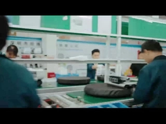 工場のIDSKINの打抜き機