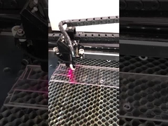 移動式スクリーンの保護装置の打抜き機