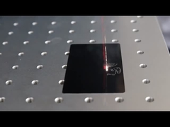 プラスチックのためのレーザーの彫刻家繊維レーザーの印機械